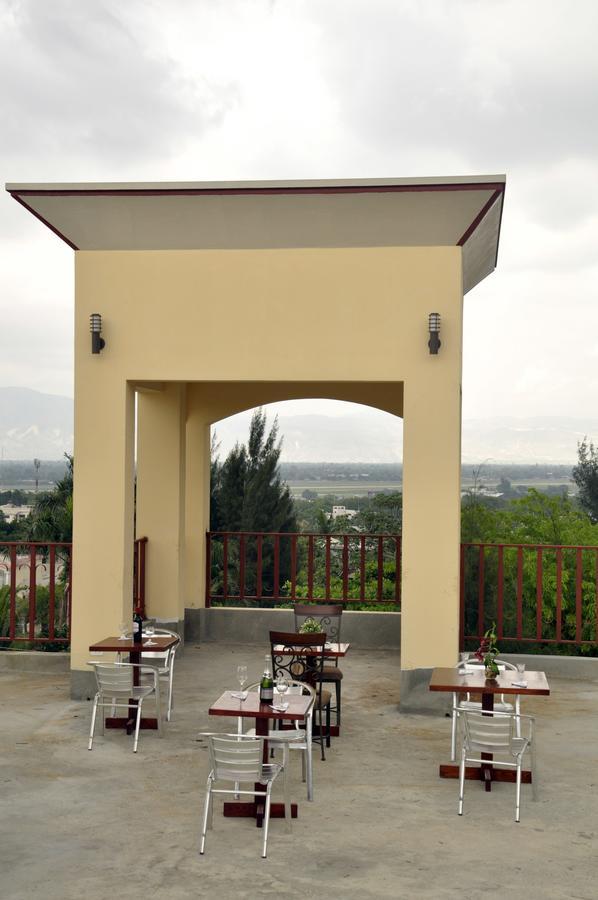 Sams Hotel Port-au-Prince Buitenkant foto