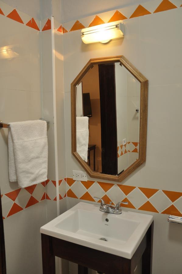 Sams Hotel Port-au-Prince Buitenkant foto